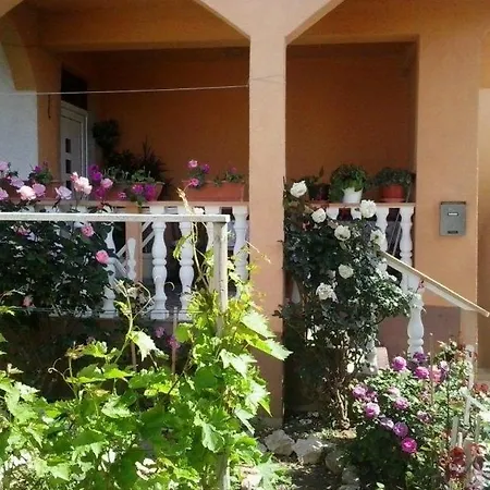 In With Balcony, Air Conditioning, Wi-fi