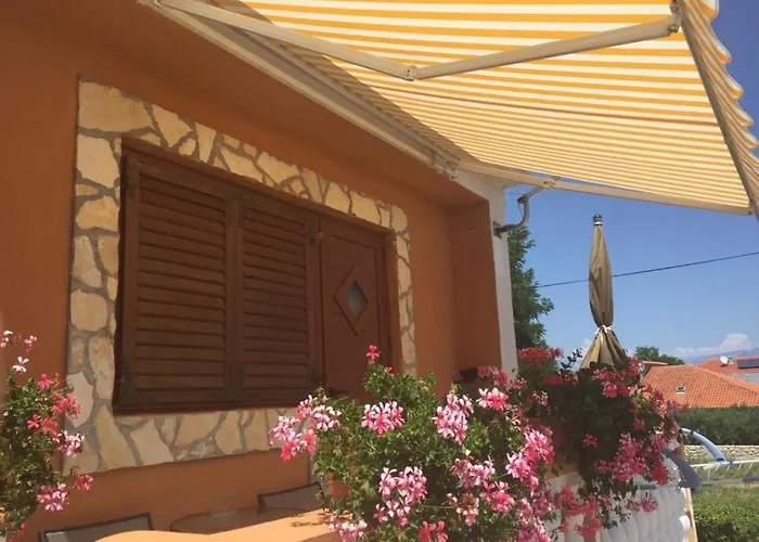 In With Balcony, Air Conditioning, Wi-fi Нин
