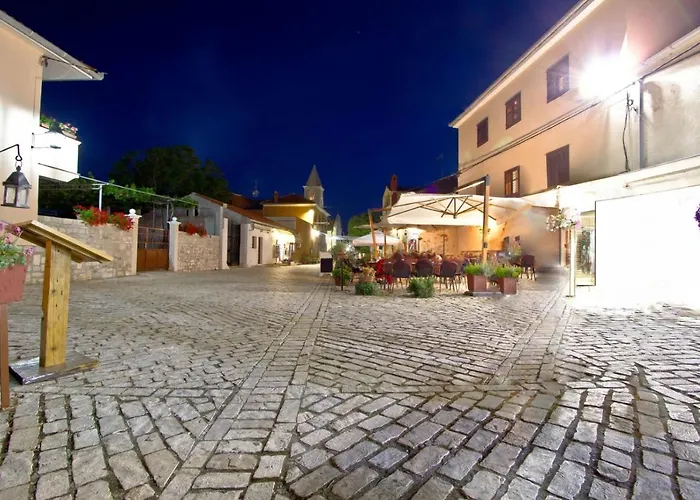 In With Balcony, Air Conditioning, Wi-fi * Nin