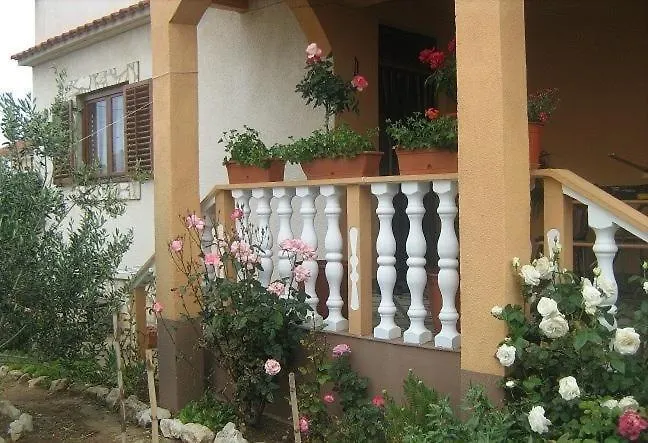 In With Balcony, Air Conditioning, Wi-fi Апартаменты Нин