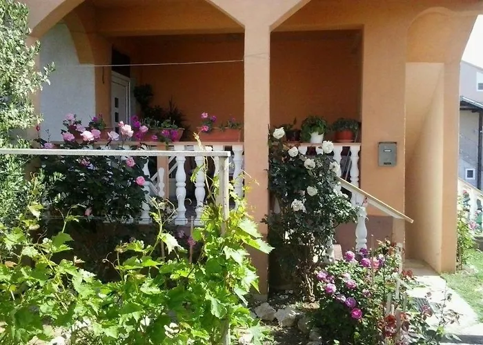 In With Balcony, Air Conditioning, Wi-fi