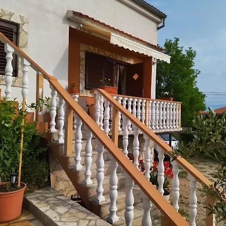 In With Balcony, Air Conditioning, Wi-fi *