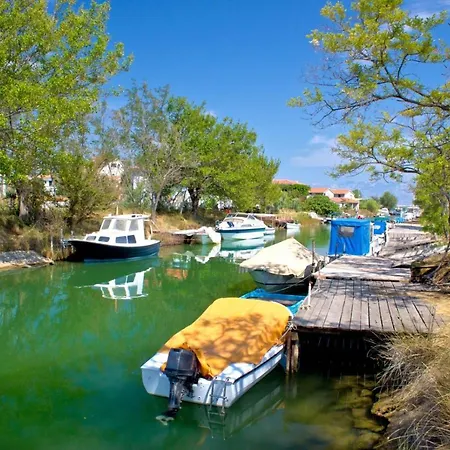 In With Balcony, Air Conditioning, Wi-fi