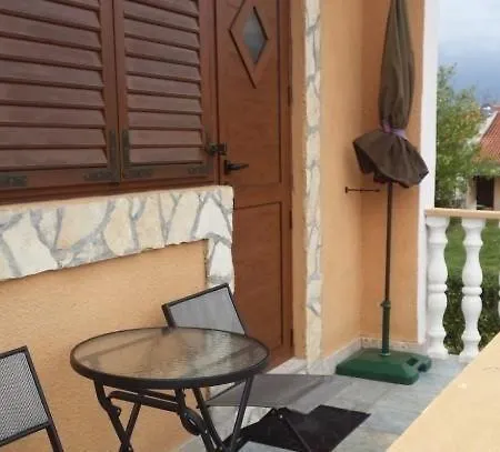 In With Balcony, Air Conditioning, Wi-fi Nin